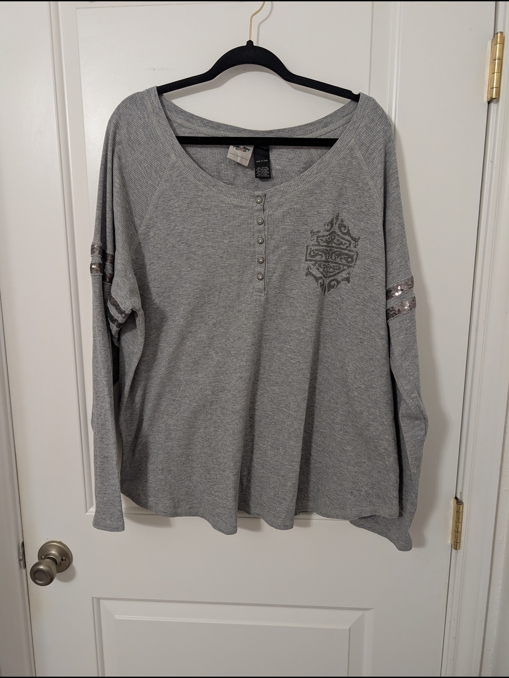 Y2K Harley-Davidson Gray Long-Sleeve Henley with Sequin Sleeve Bands